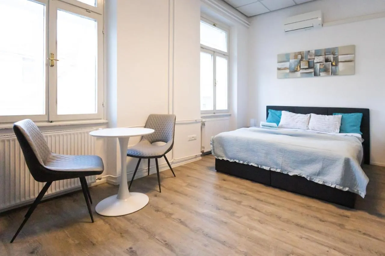 Guest house Epicenter - Rooms & Terrace Ljubljana